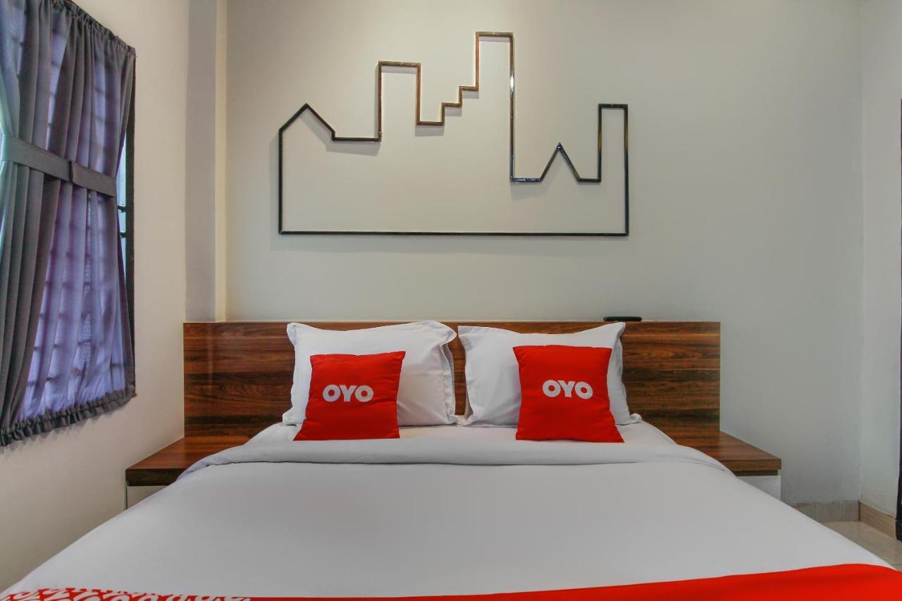 Capital O 3476 Millenium Inn Medan Exterior photo