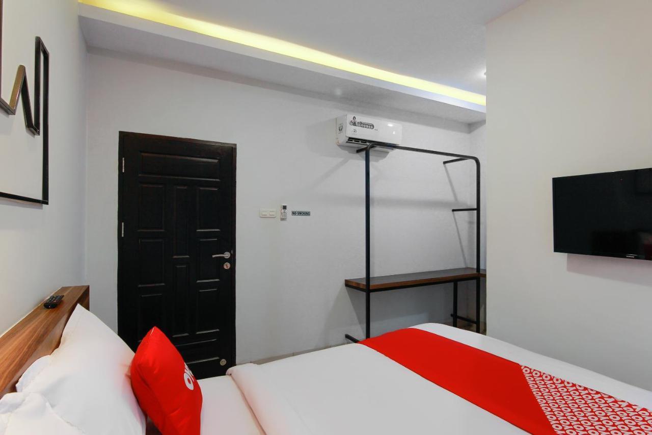 Capital O 3476 Millenium Inn Medan Exterior photo