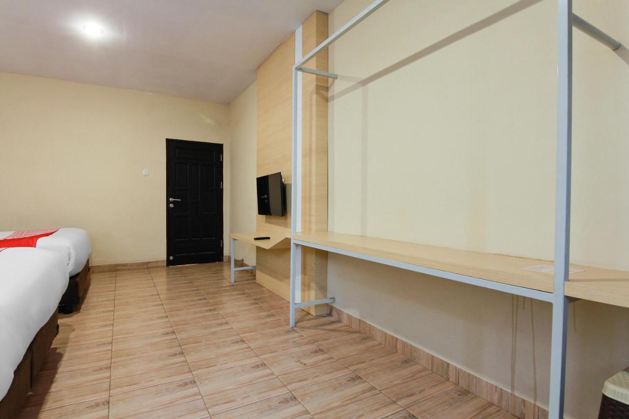 Capital O 3476 Millenium Inn Medan Exterior photo